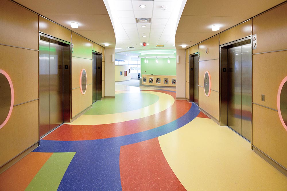 將個性化、人性化、藝術(shù)性融入醫(yī)療機(jī)構(gòu)PVC商用彈性地板設(shè)計中